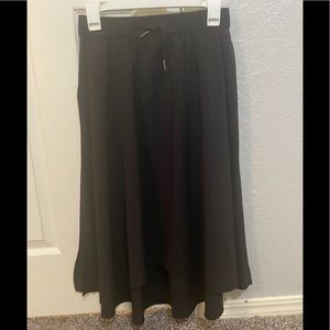 Lululemon size 6 black high low skirt